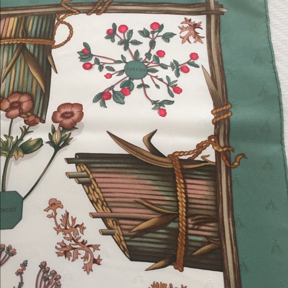 Hermes Herbier de Garvarnie Scarf - Picture 5 of 15